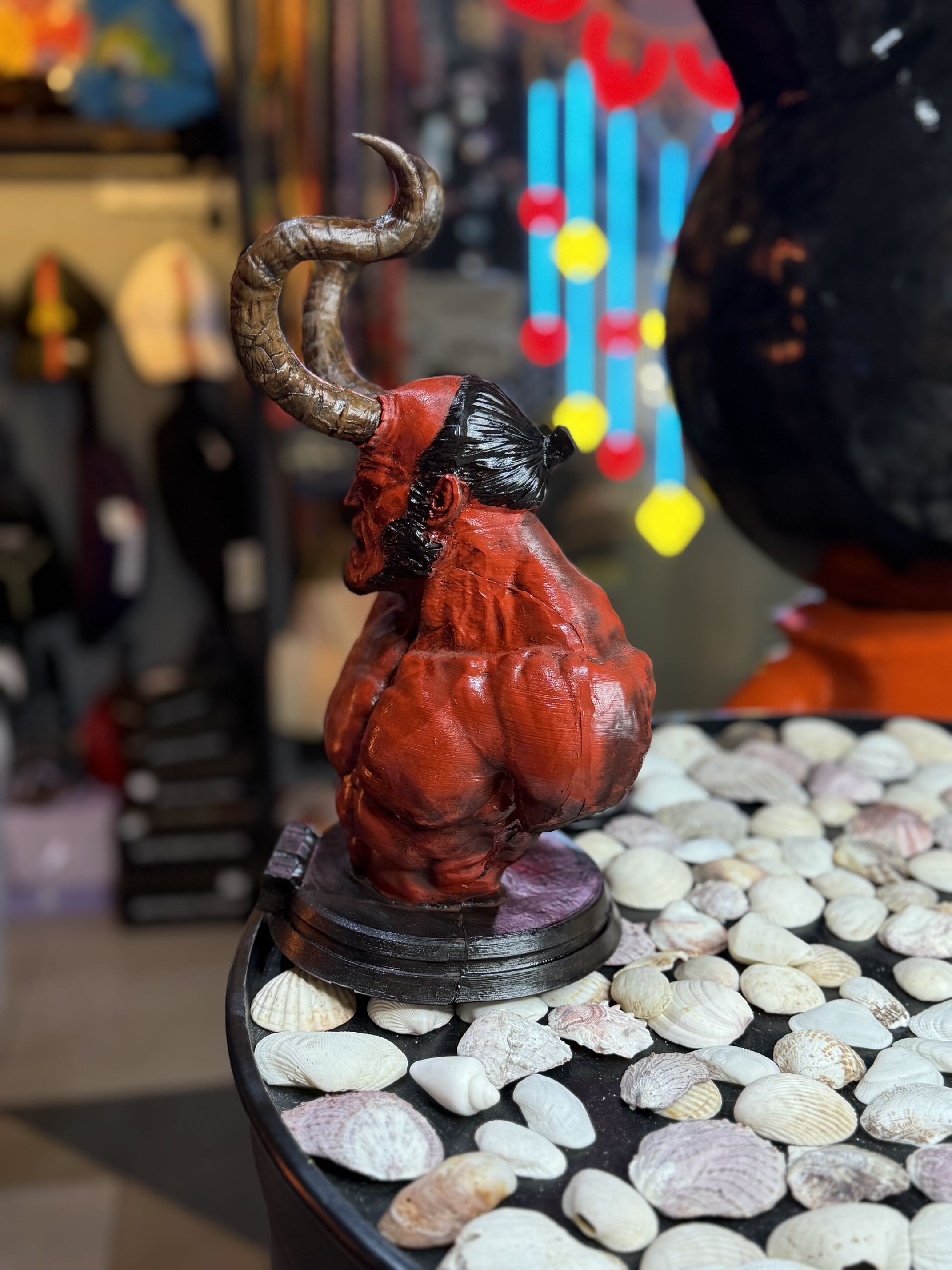 فیگور هلبوی شاخدار | Hellboy