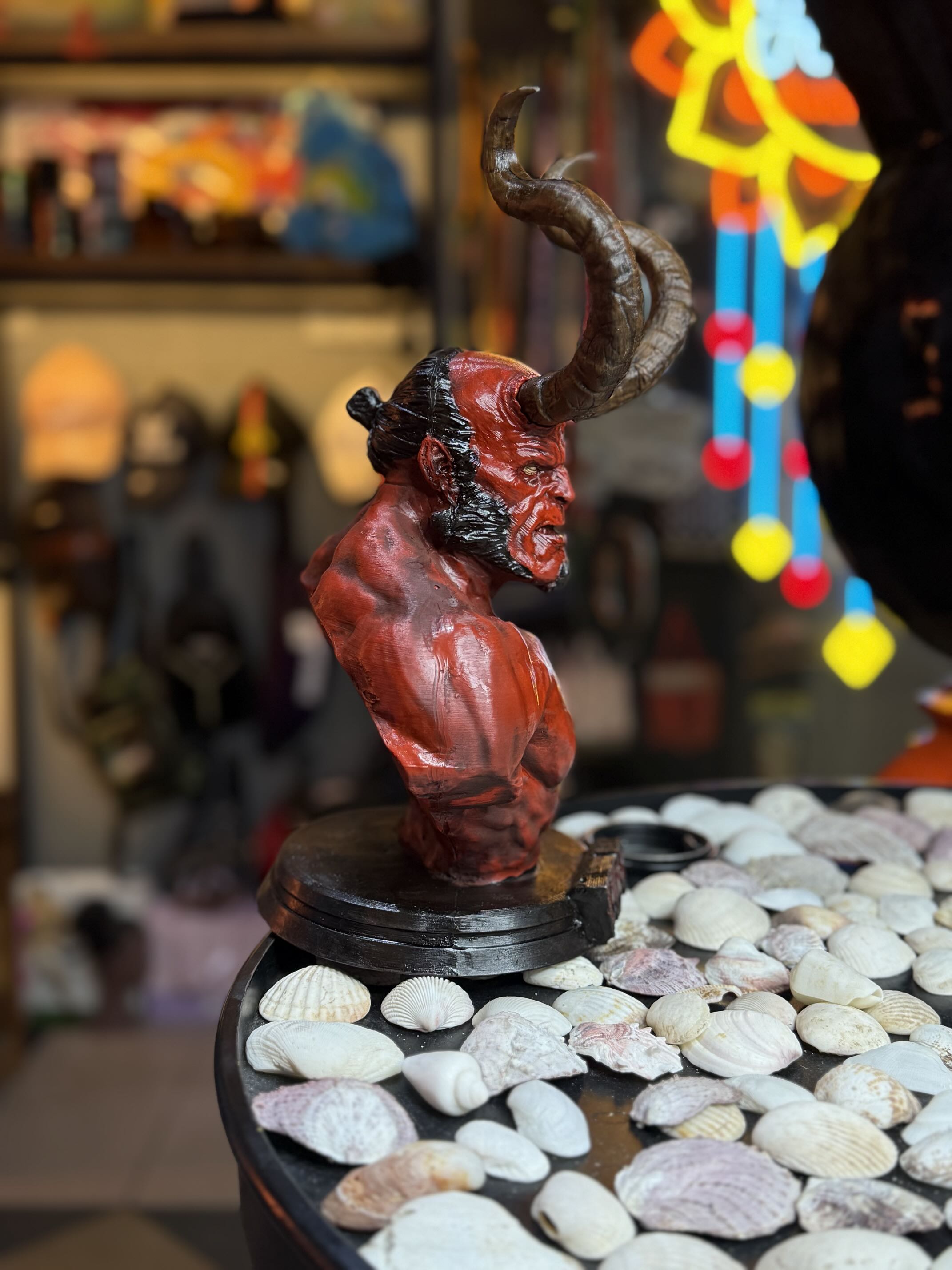 فیگور هلبوی شاخدار | Hellboy