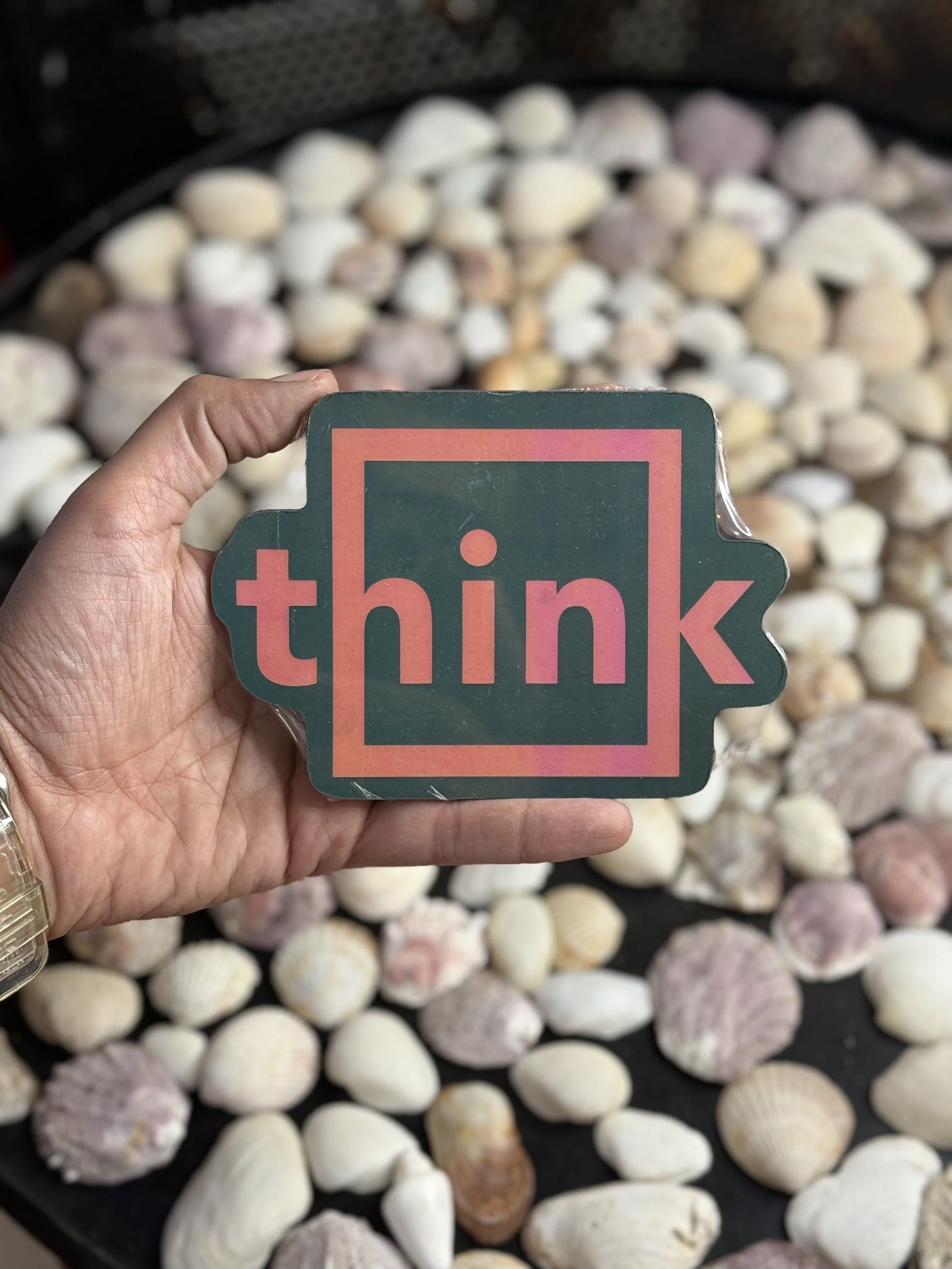 تابلو طرح Think Outside the Box