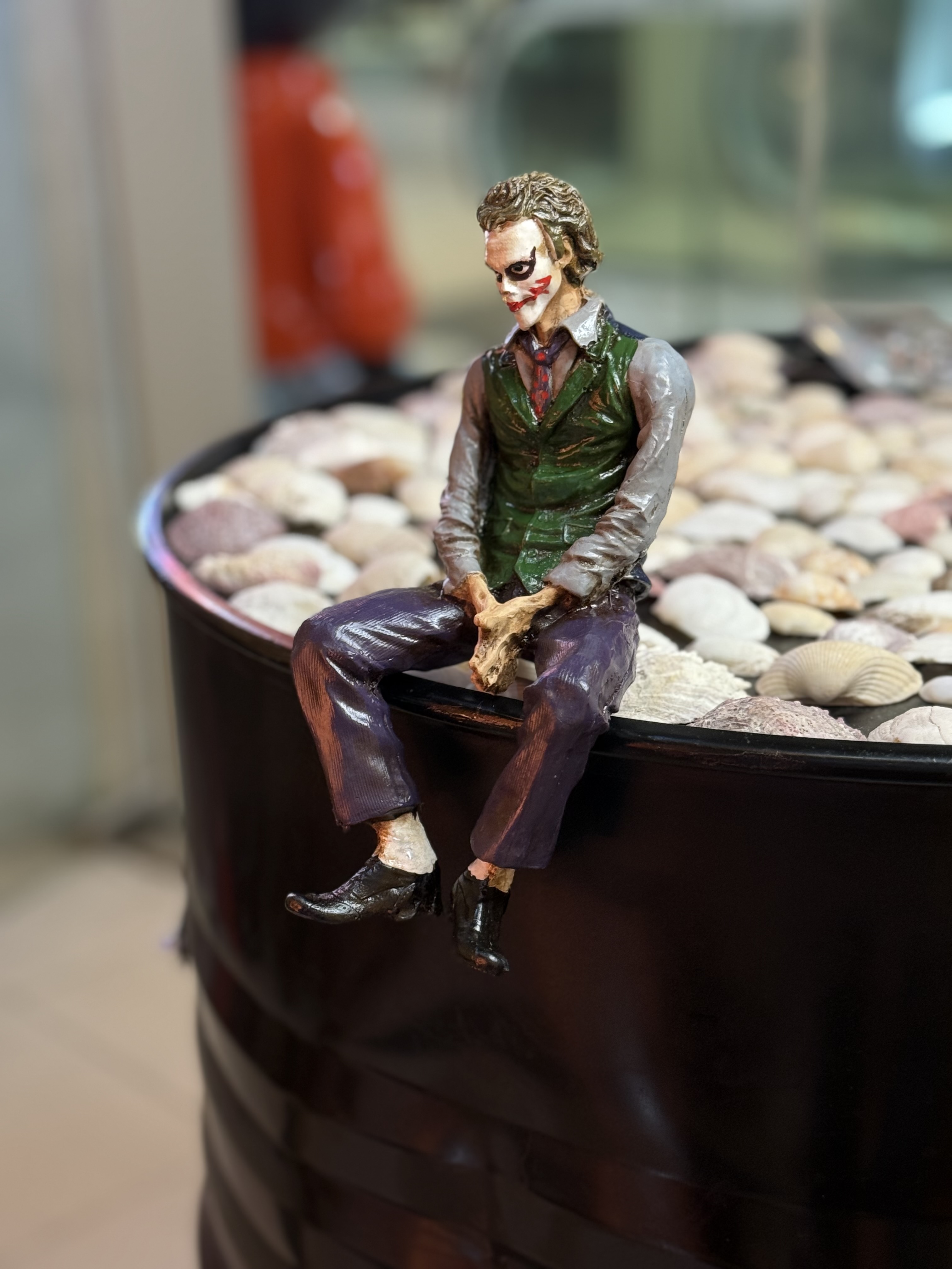 فیگور لب طاقچه ای جوکر