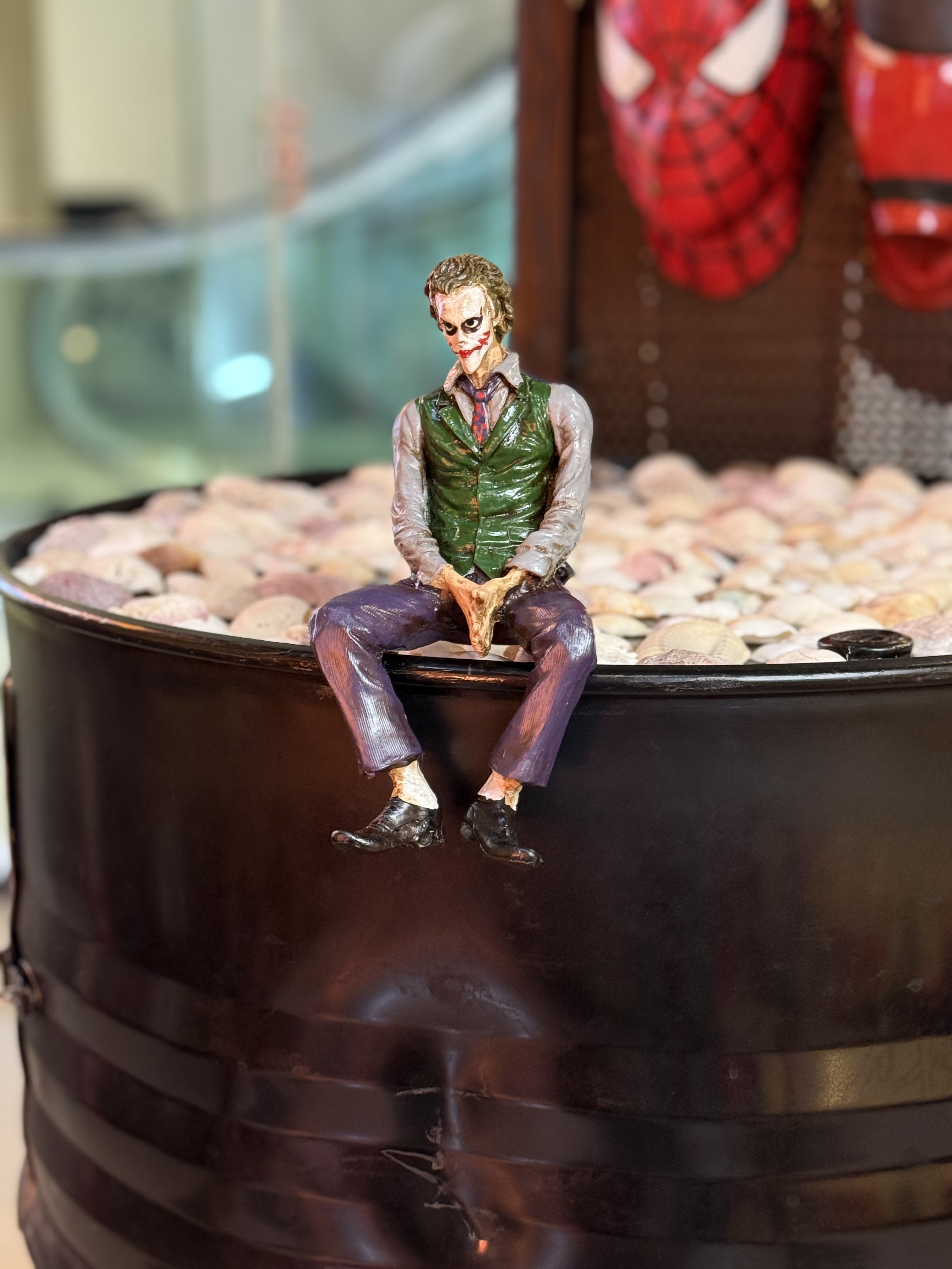 فیگور لب طاقچه ای جوکر