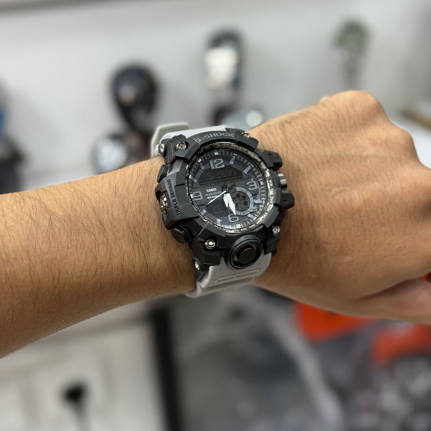 ساعت کاسیو جی‌شاک ماد مستر GG-1000 | مشکی-سفید اورجینال