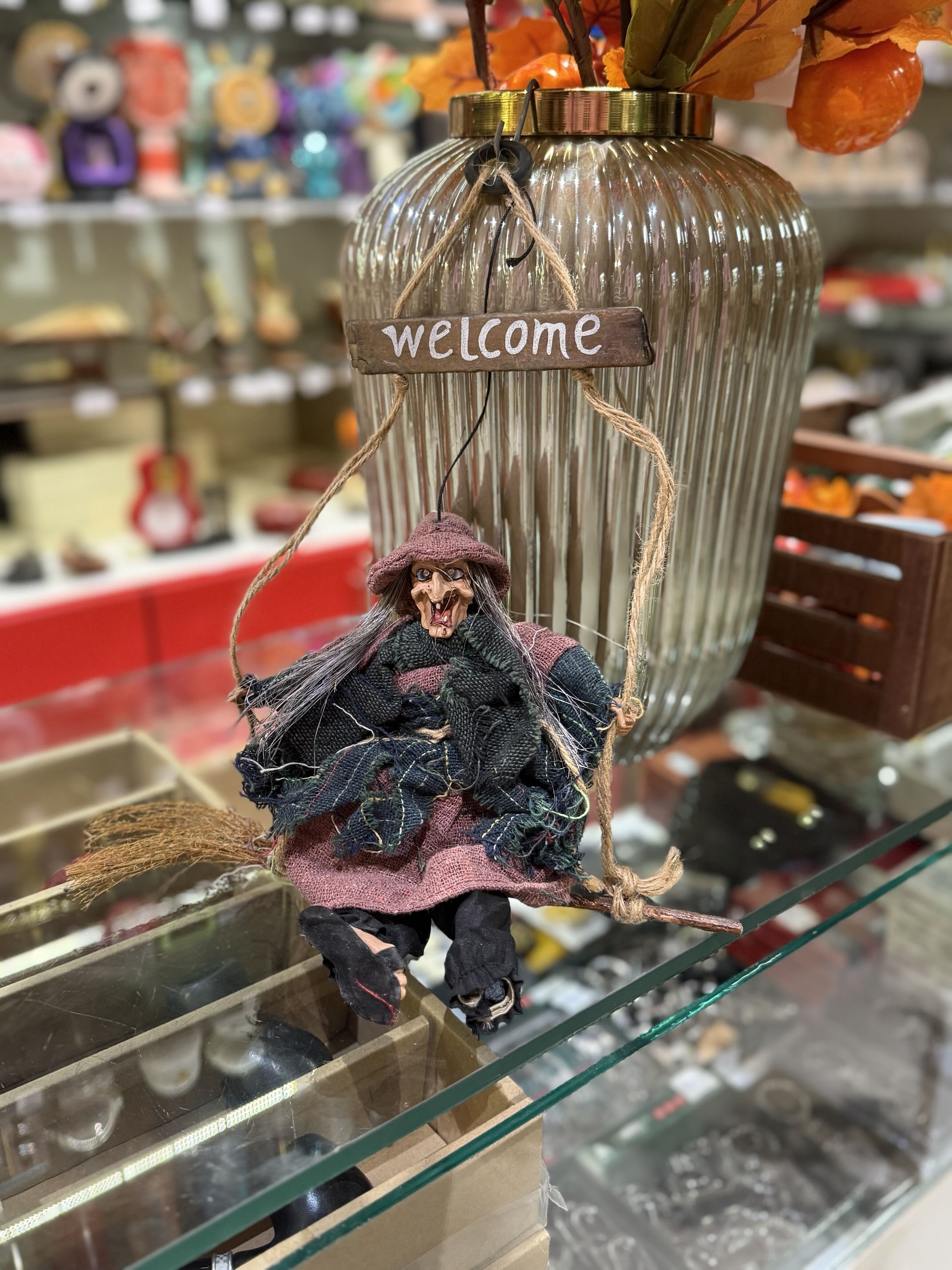 آویز دیواری جادوگر سوار بر جارو با تابلو Welcome | دکوری فانتزی هالووین